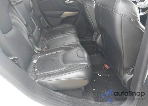 2017 Jeep Cherokee Latitude 4X4 z USA, uszkodzony, nr VIN 1C4PJMCB5HW579592